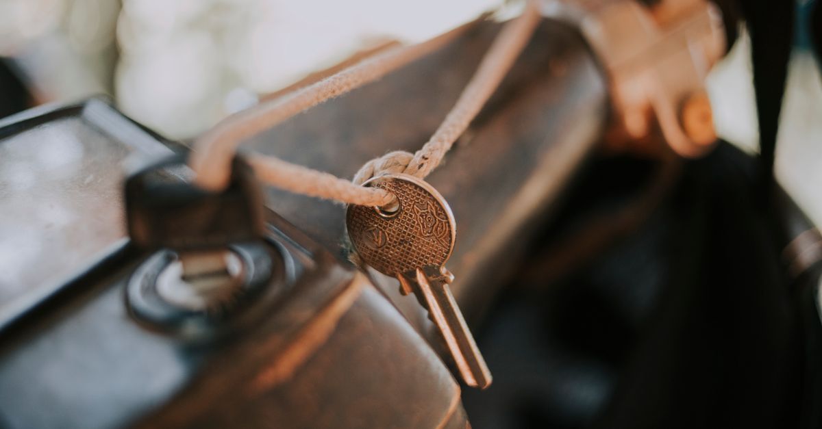 locksmith service technician — Toronto Iron Key Locksmith